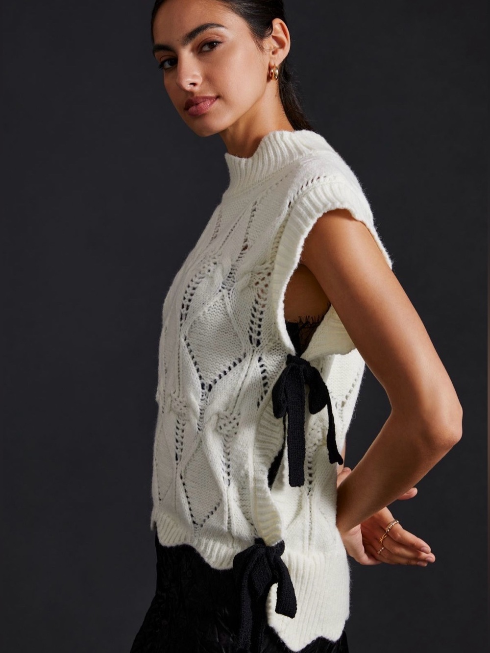 Anthropologie / NWT Bow Sweater Vest Ivory